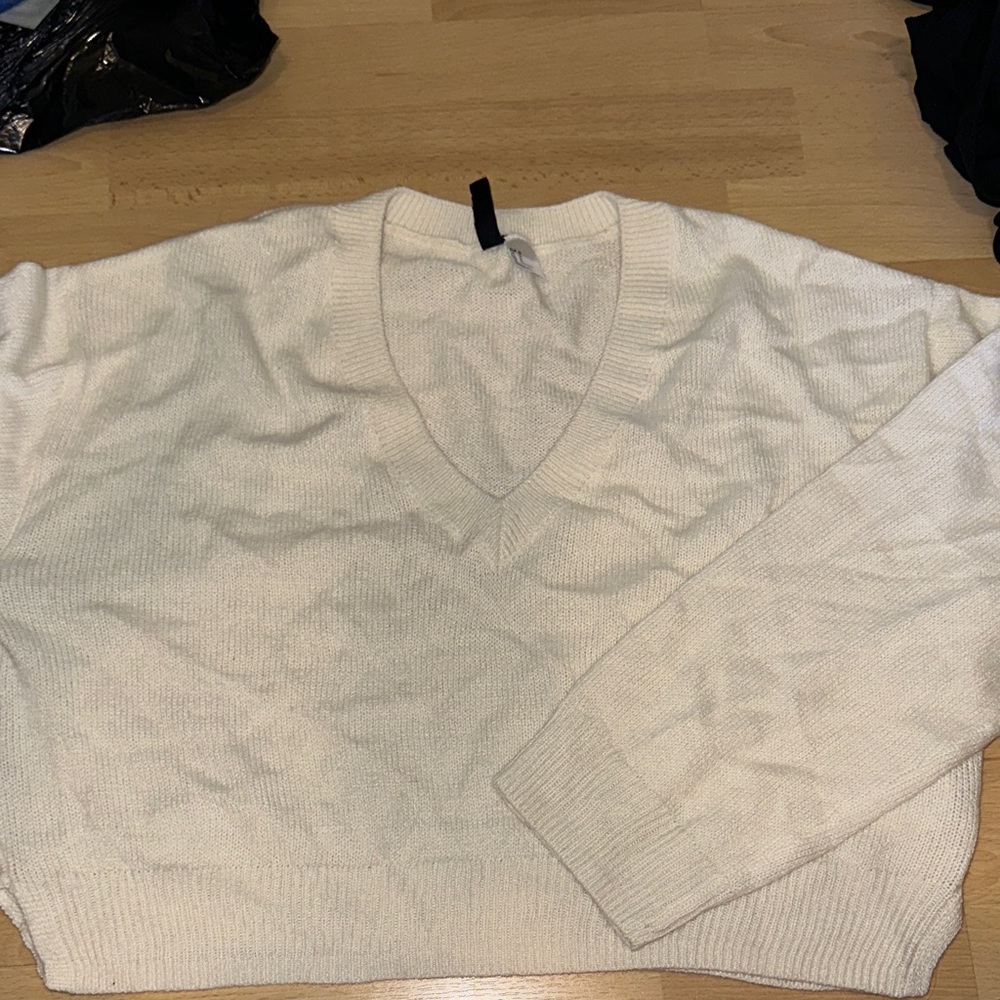 H&M Cream V-Neck Sweater